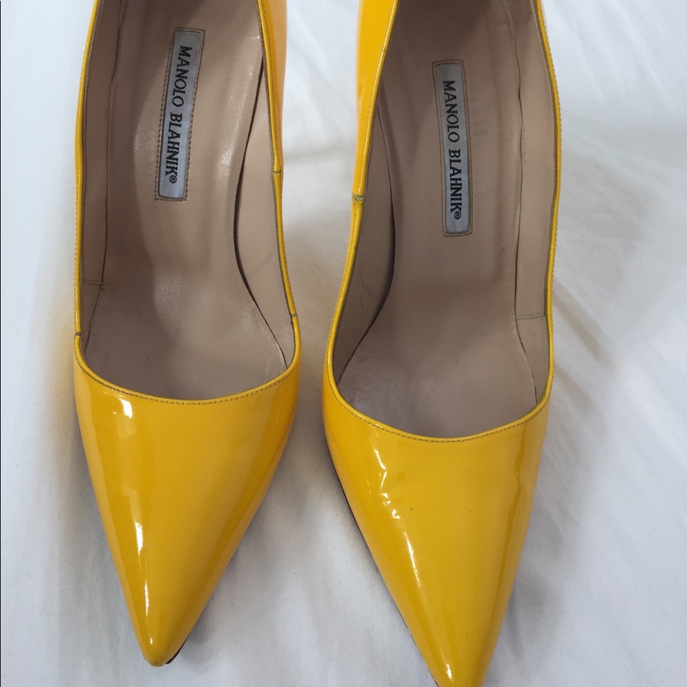 Manolo Blahnik yellow patent pointed toe pump